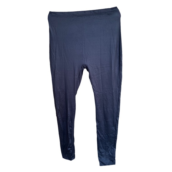 Thicc Snickers Leggings - Picture 3 of 3